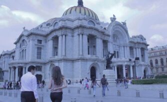 Las casas tienen grietas, también nuestras mentes