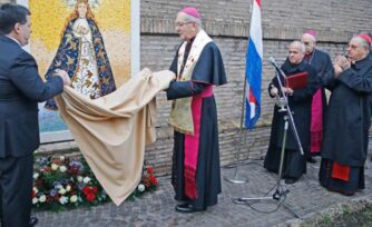 Entronizan mosaico de la Virgen de Caacupé, Patrona de Paraguay, en los Jardines Vaticanos