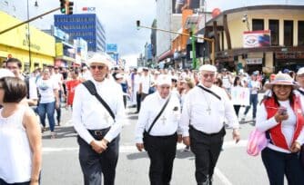 Cientos de miles marcharon por la vida y la familia en Costa Rica