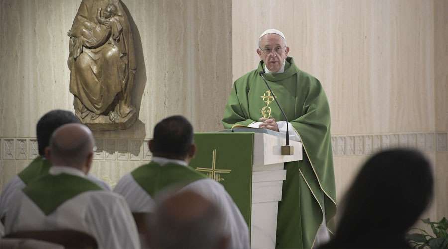 Papa Francisco durante su homilía en Santa Marta. Foto Vatican Media