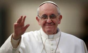 Papa Francisco invita a los periodistas a rezar esta oración para transmitir la verdad