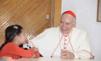 Galería de la visita del Card. Carlos Aguiar al Hospital Infantil Federico Gómez.