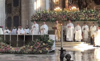 Misa Crismal en la Catedral de México (En vivo)