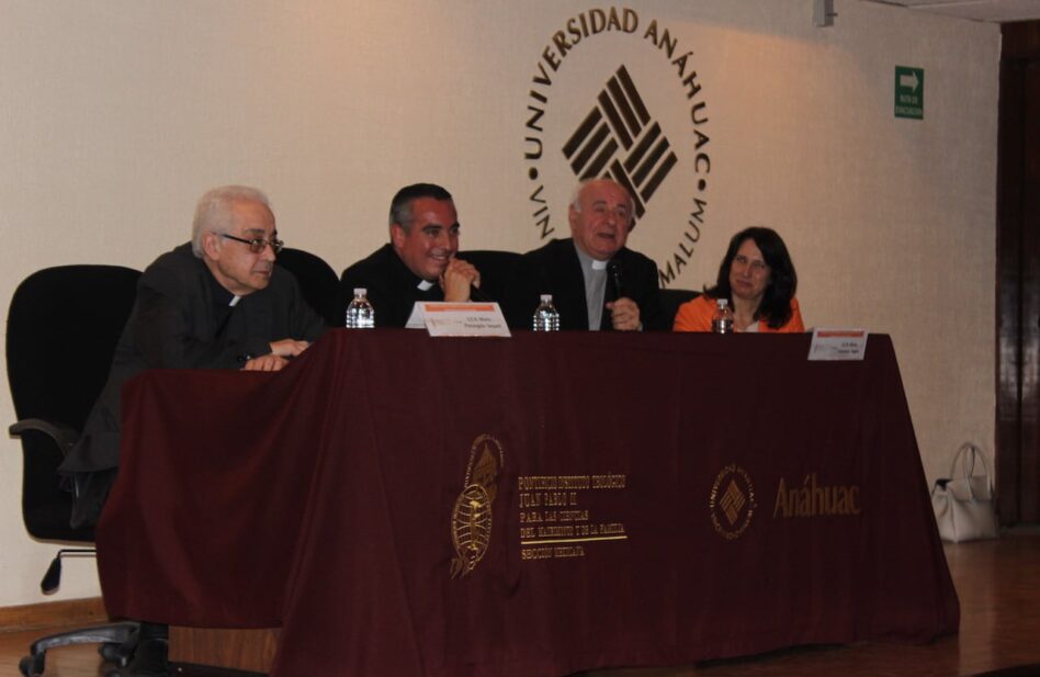 Mons. Vicenzo Paglia: “La Iglesia es la  institución que más ha defendido a la familia”