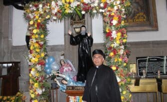 Los listones de san Charbel, tradición mexicana extendida a otros países