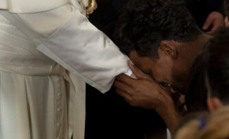 Caridad del Papa Francisco hacia los refugiados yemenitas en Corea