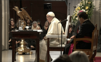 El Papa visita la Catedral de Dublín: «Amor es lo que Dios sueña para todos»