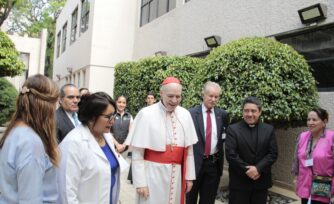 Fotogalería de la visita del Card. Aguiar al Hospital de la Mujer