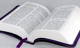 La Biblia, una joya de la literatura universal