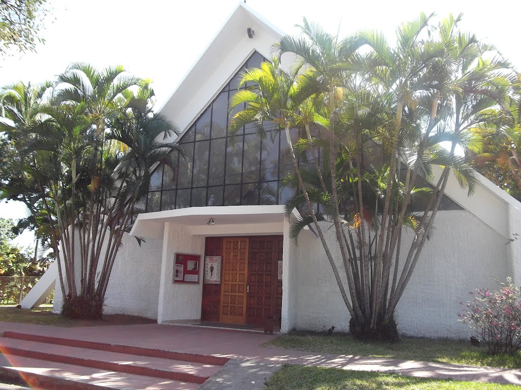 Exterior de la Capilla Hospital de la Divina Providencia. El 24 de marzo de 2021 fue renombrada como Capilla Martirial San Óscar Arnulfo Romero, Obispo y Mártir.