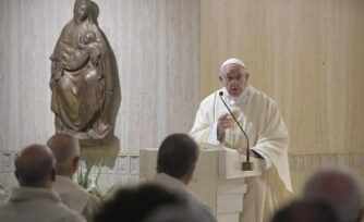 Papa: los Ángeles Custodios son nuestra puerta cotidiana a la trascendencia