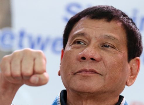 Presidente de Filipinas incita a matar a obispos católicos