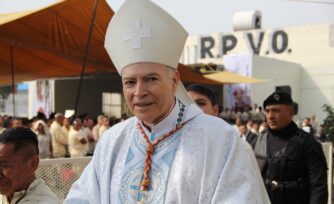 Lleva el Cardenal Aguiar esperanza a internos del Reclusorio Oriente