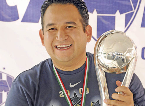 El directivo de Rayados que se volvió sacerdote