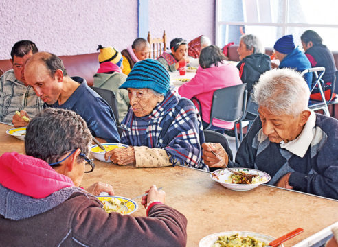 Los ancianos del padre Lupillo