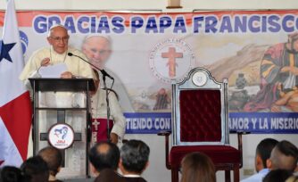 Pide el Papa una solución justa y pacífica para Venezuela