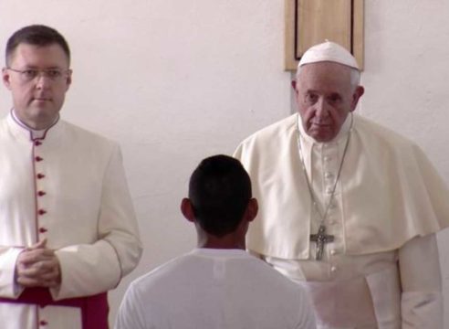 Somos más que una etiqueta, dice el Papa a jóvenes presos