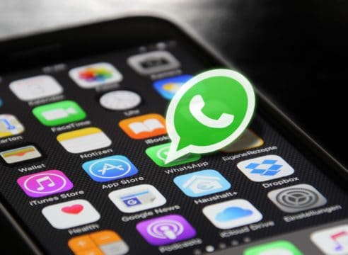 Las bendiciones que mandan por WhatsApp, ¿las borras o las reenvías?