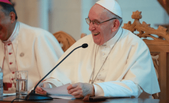 El Papa Francisco pide a obispos atender a sus sacerdotes