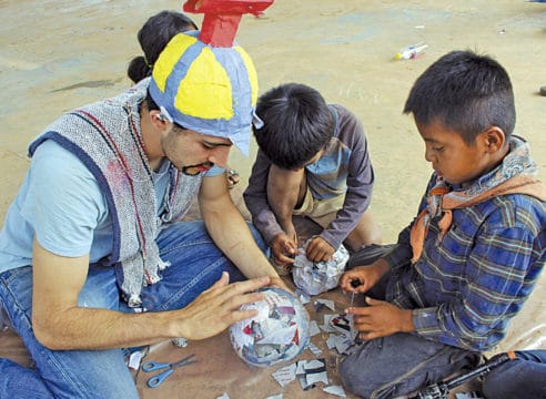 ¿Cómo acercar a un adolescente al voluntariado?