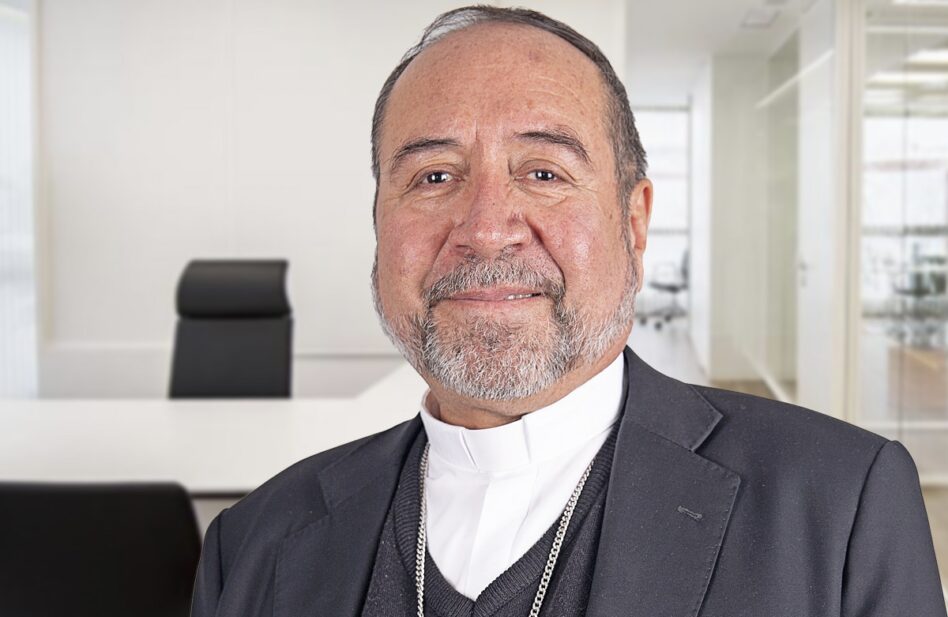 Monseñor Armando Colín: Acompañar a los jóvenes y familias