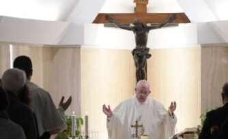 Papa Francisco: memoria y esperanza, remedios contra el abatimiento