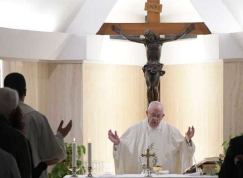 Papa Francisco: memoria y esperanza, remedios contra el abatimiento