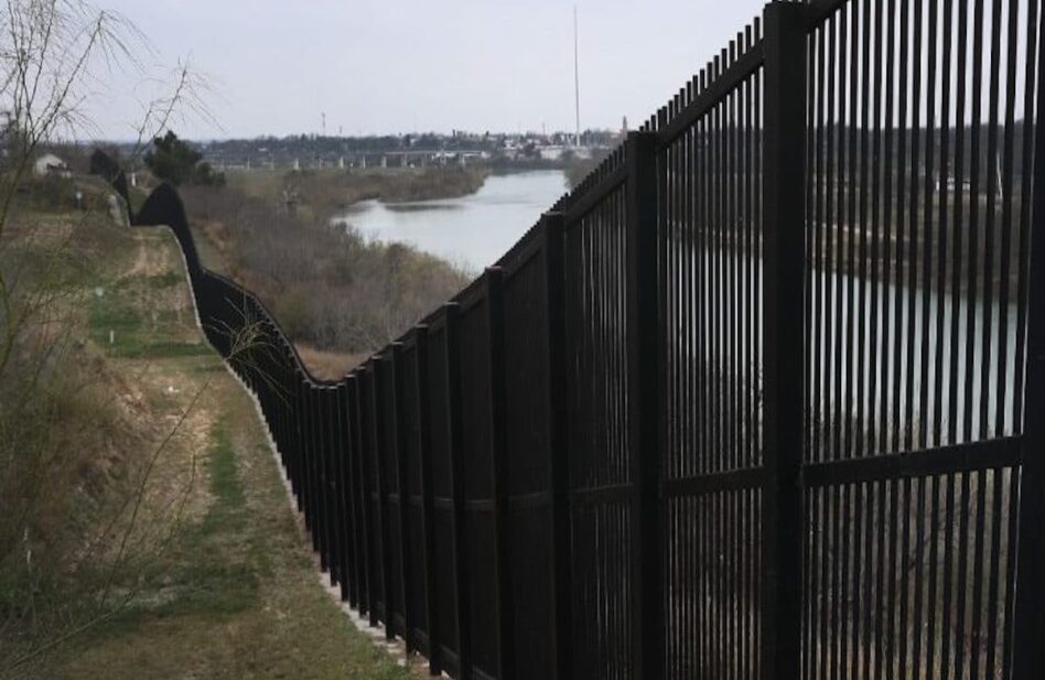 Obispos de México y EU convocan reunión de emergencia contra muro