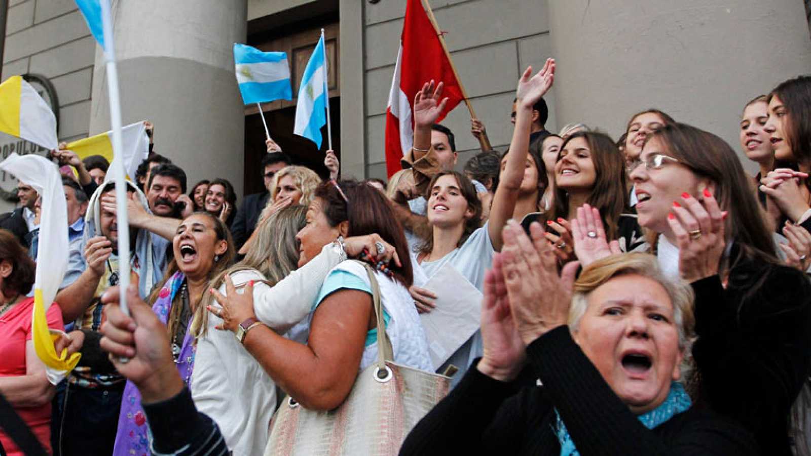 Argentinos celebran la elección de Francisco