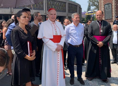 En Basílica inicia exposición fotográfica 'Rostros desde la fe'