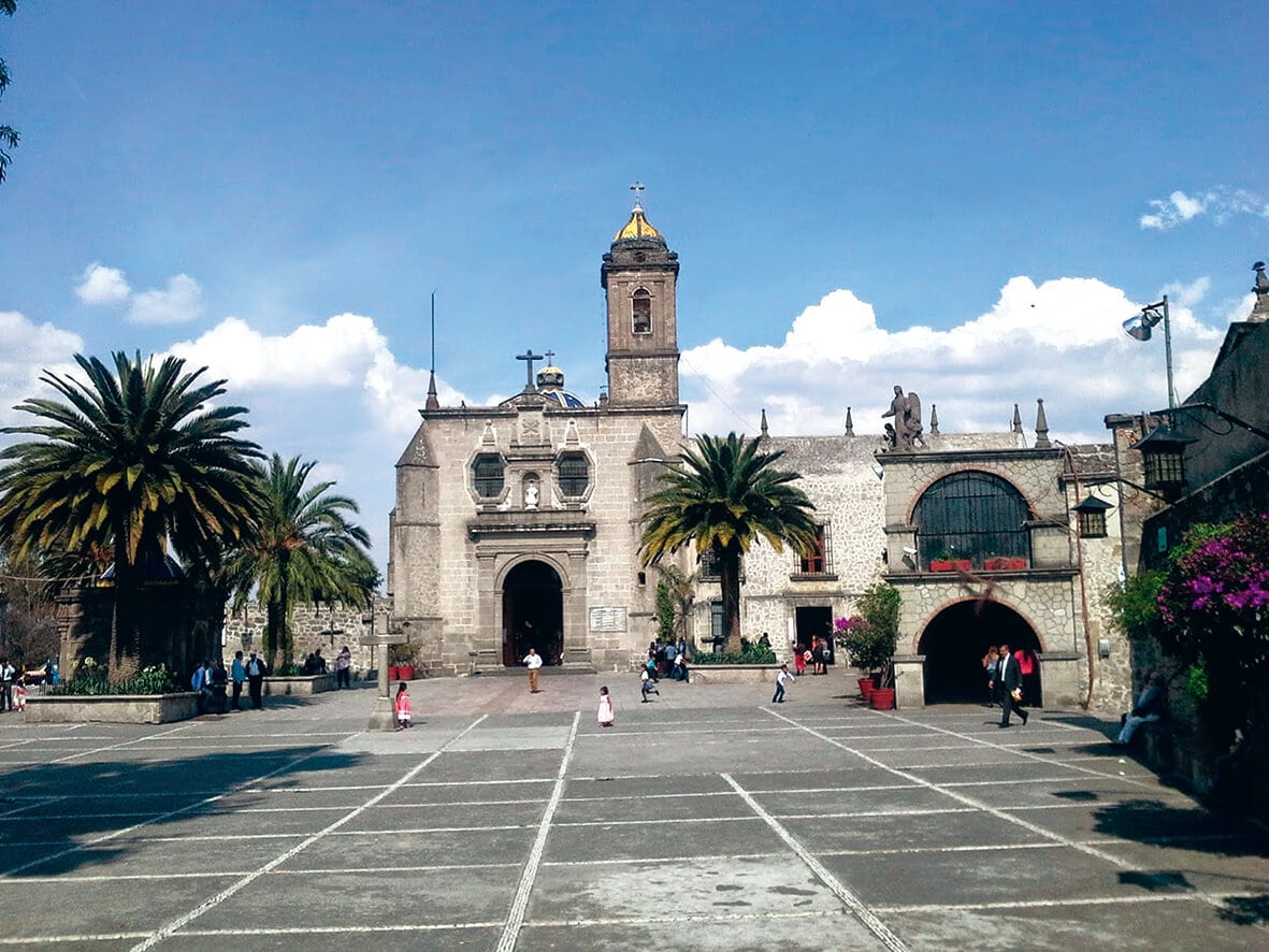 La Basílica de Nuestra Señora de los Remedios es la catedral de la Arquidiócesis de Tlanepantla.