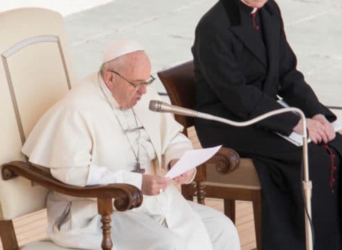 El Papa Francisco nos invita a rezar por los más vulnerables