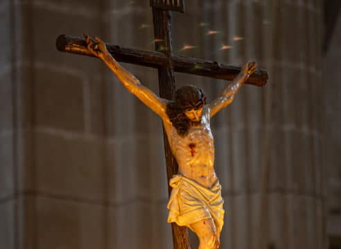 Viernes Santo 2023: Lecturas y Evangelio 7 de abril 2023