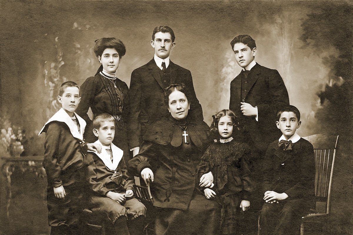 Concepción Cabrera con su familia.