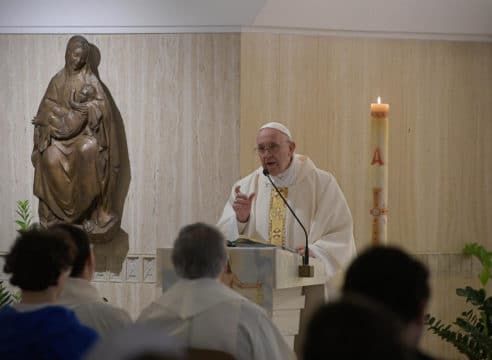 Papa: quien dice que ama a Dios, pero no ama a su hermano es mentiroso