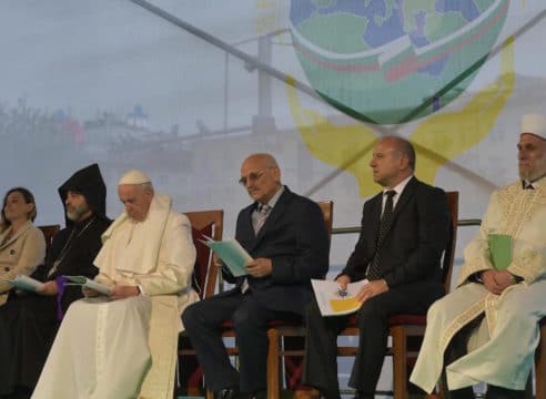 El Papa Francisco hace un llamado a la paz entre religiones