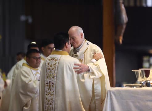 Dar vida a los 'muertos en vida', pide Arzobispo a nuevos sacerdotes