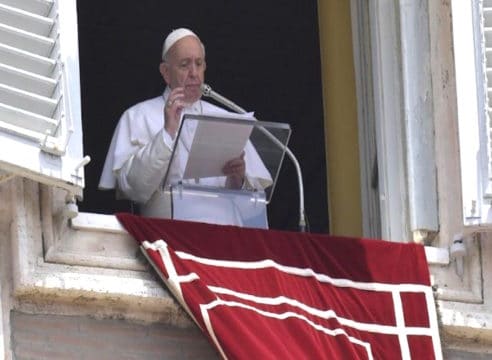 Papa Francisco pide para que acabe conflicto y sufrimiento en Venezuela