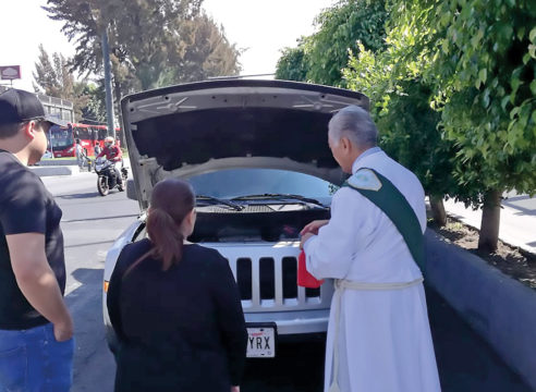 ¿Por qué se bendicen los autos, las casas y los negocios?