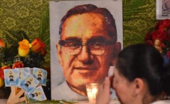 Celebran 102 años del nacimiento de San Óscar Romero