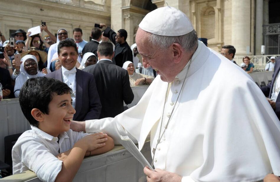 El Papa nos invita a obedecer a Dios antes que a los hombres