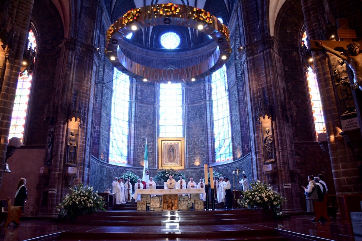 El Cardenal Lozano Barragán presidiendo Misa. Foto: Diócesis de Zamora