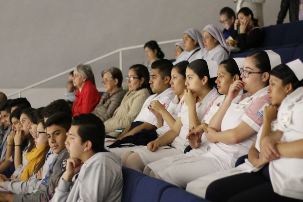 Enfermeras, jóvenes y religiosas estuvieron presentes en el foro. Foto: Cortesía Unión de voluntades.