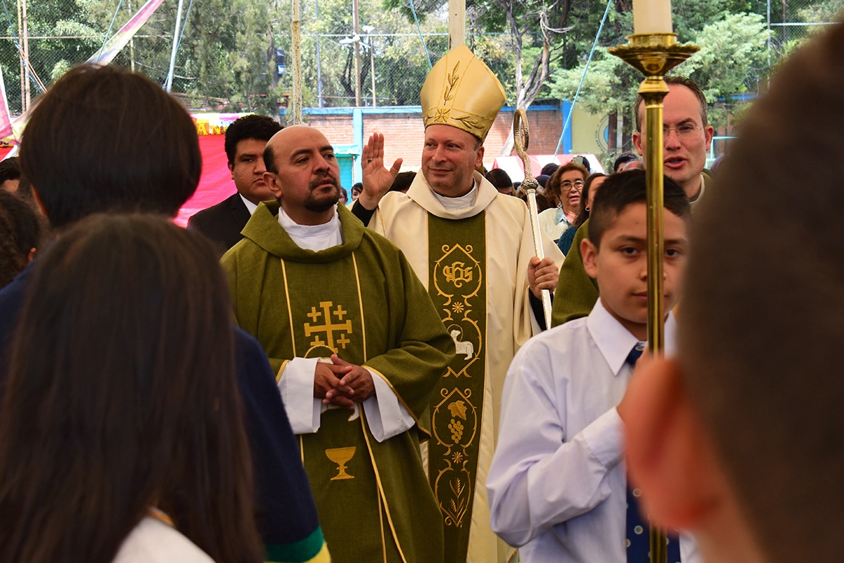 Monseñor Franco Coppola en la Universidad Lumen Gentium. Foto: Ricardo Sánchez