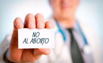 Especialistas: Médicos objetores de conciencia enfrentan presiones