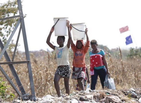 210 millones de niños sin agua potable