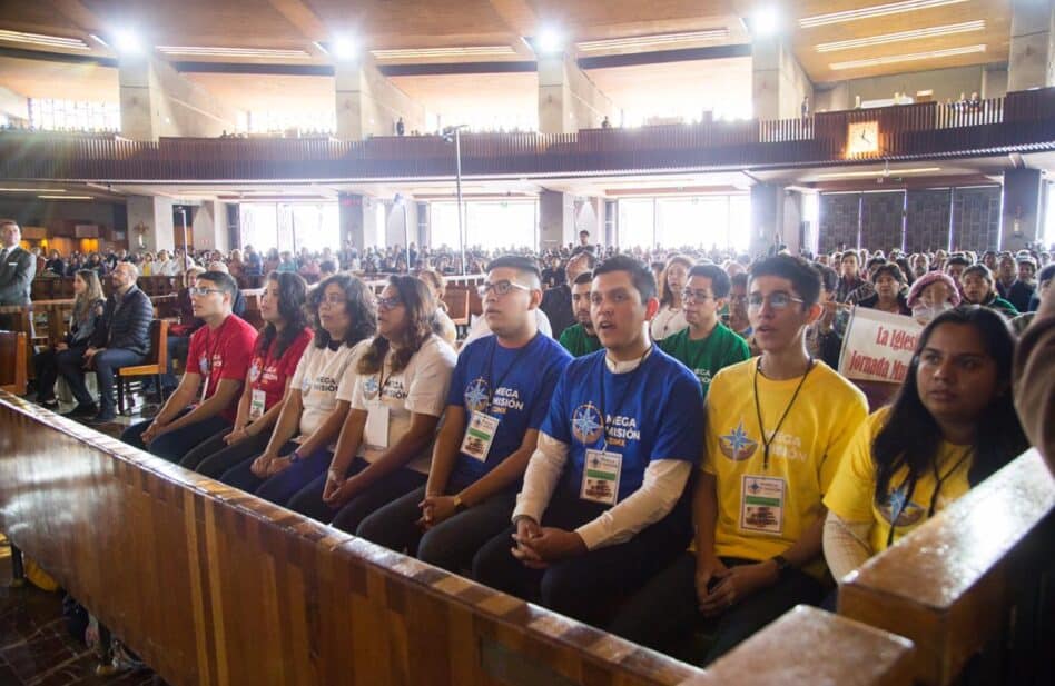 Voluntarios se reúnen para celebrar arranque de la Megamisión