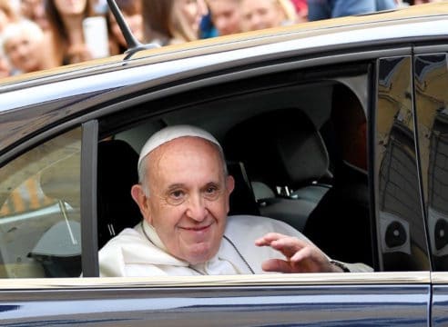 El Papa canceló audiencias de hoy por indisposición, pero celebró Misa