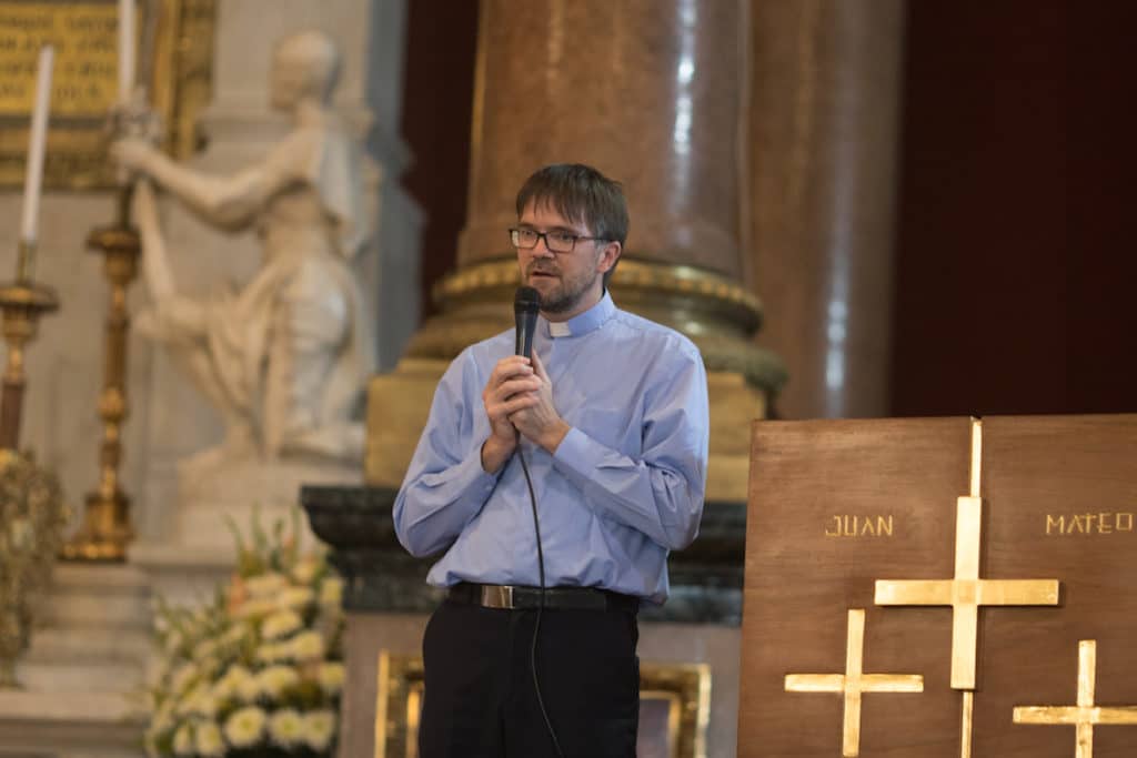 Testimonio del sacerdote Aldo Victtor. Foto María Langarica