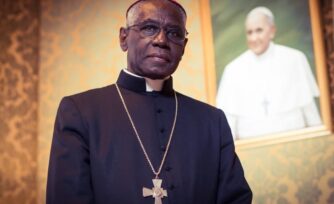 Cardenal Sarah: Nunca me he opuesto al Papa Francisco ¡Son disparates!